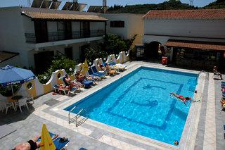 Lefkimi Hotel